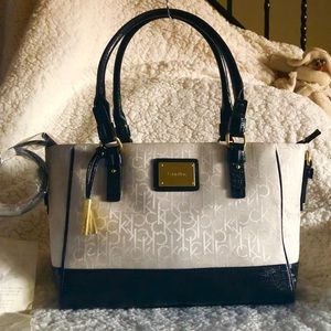 ❗️SOLD❗️Calvin Klein Hand bag